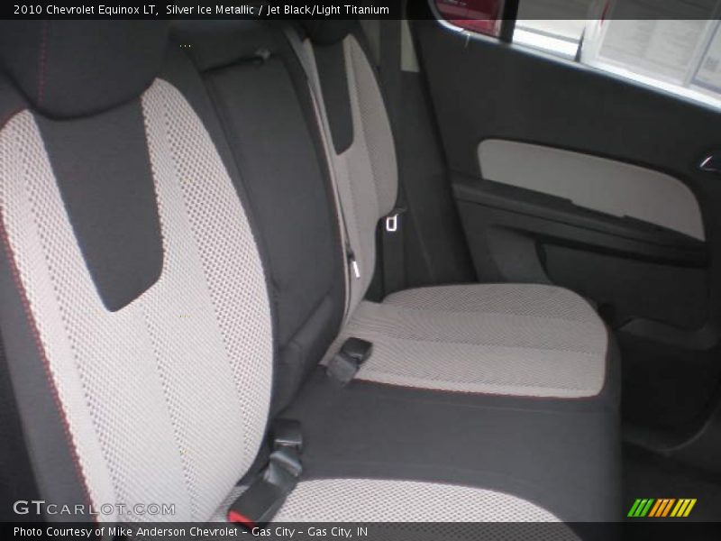 Silver Ice Metallic / Jet Black/Light Titanium 2010 Chevrolet Equinox LT