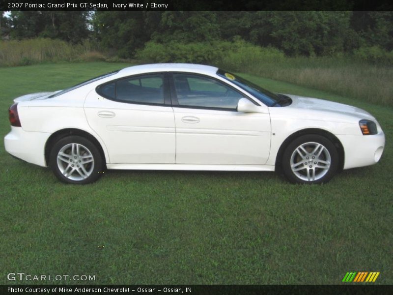 Ivory White / Ebony 2007 Pontiac Grand Prix GT Sedan