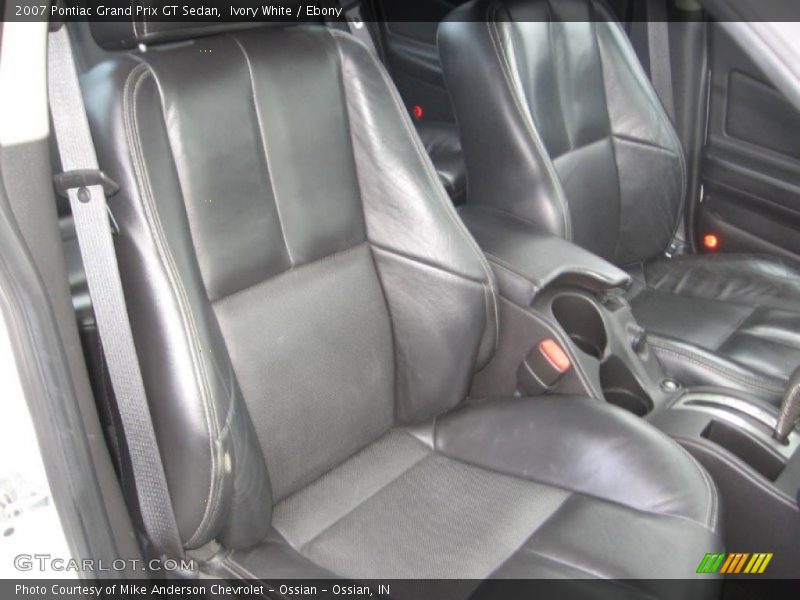 Ivory White / Ebony 2007 Pontiac Grand Prix GT Sedan