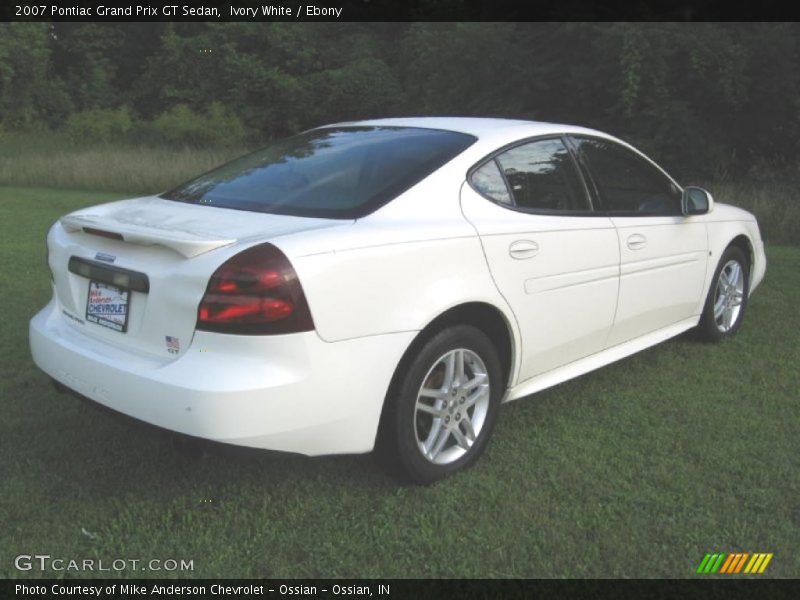 Ivory White / Ebony 2007 Pontiac Grand Prix GT Sedan
