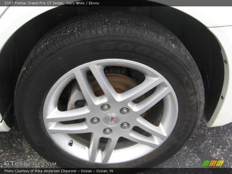 Ivory White / Ebony 2007 Pontiac Grand Prix GT Sedan