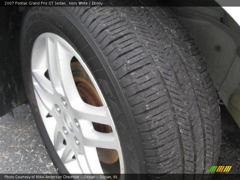 Ivory White / Ebony 2007 Pontiac Grand Prix GT Sedan