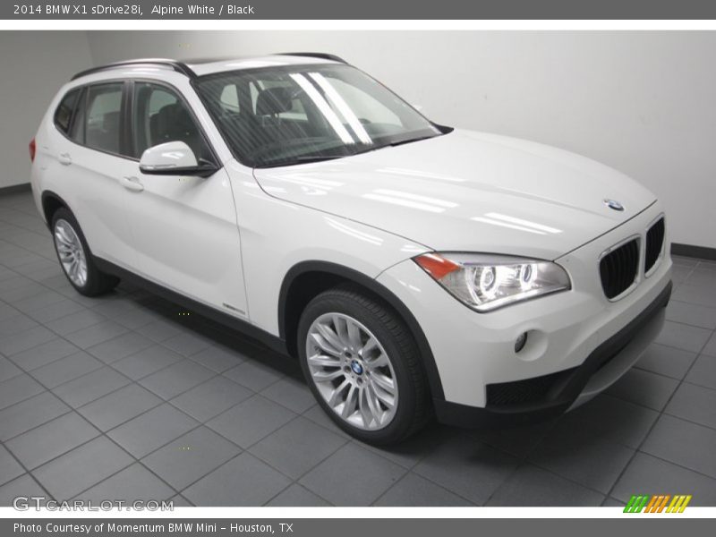 Alpine White / Black 2014 BMW X1 sDrive28i