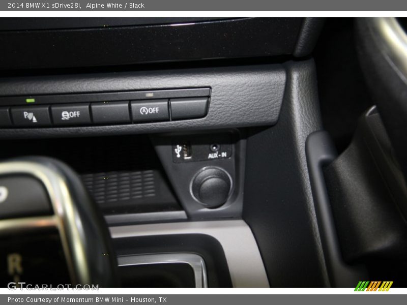Alpine White / Black 2014 BMW X1 sDrive28i