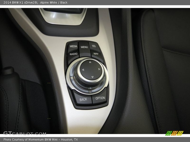 Alpine White / Black 2014 BMW X1 sDrive28i