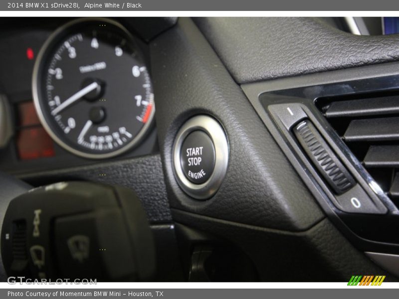 Alpine White / Black 2014 BMW X1 sDrive28i