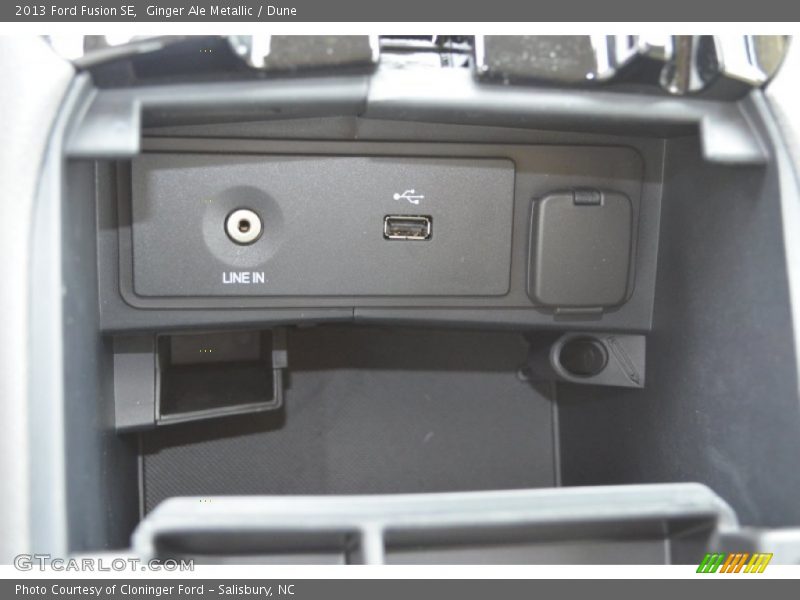 Ginger Ale Metallic / Dune 2013 Ford Fusion SE