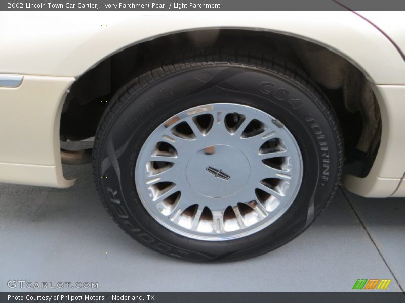 Ivory Parchment Pearl / Light Parchment 2002 Lincoln Town Car Cartier