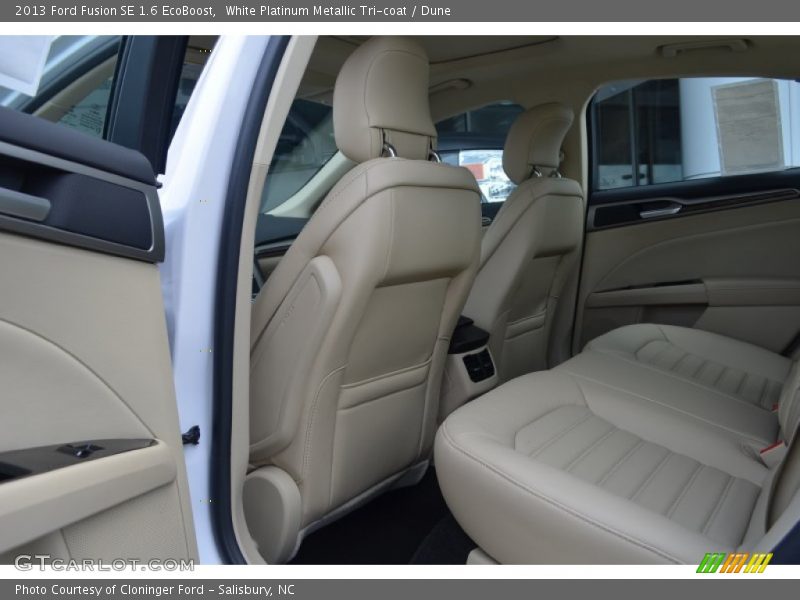 White Platinum Metallic Tri-coat / Dune 2013 Ford Fusion SE 1.6 EcoBoost