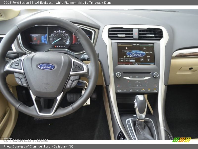 White Platinum Metallic Tri-coat / Dune 2013 Ford Fusion SE 1.6 EcoBoost