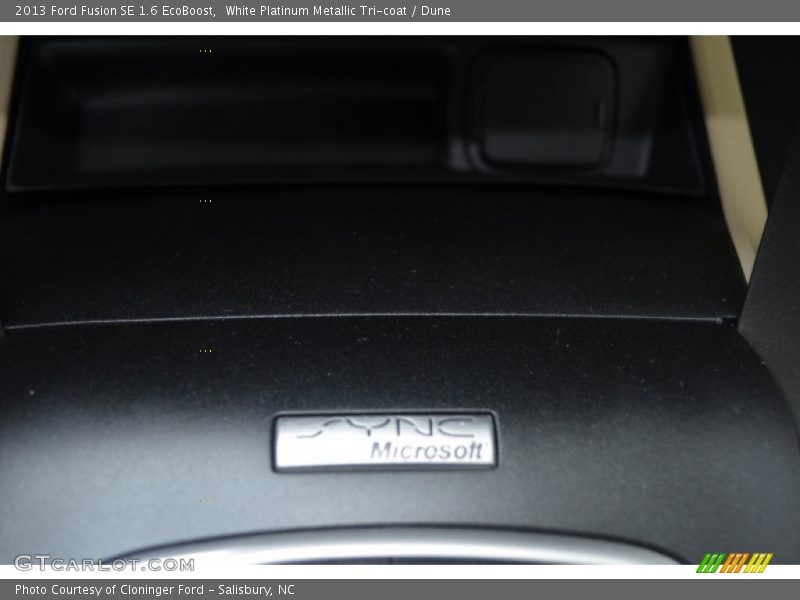 White Platinum Metallic Tri-coat / Dune 2013 Ford Fusion SE 1.6 EcoBoost