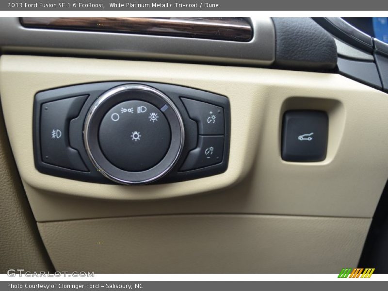 White Platinum Metallic Tri-coat / Dune 2013 Ford Fusion SE 1.6 EcoBoost
