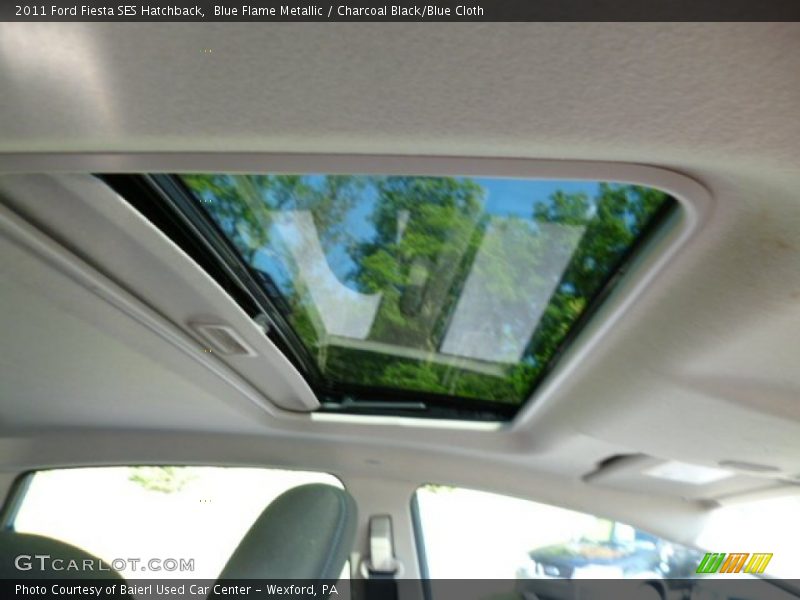 Blue Flame Metallic / Charcoal Black/Blue Cloth 2011 Ford Fiesta SES Hatchback