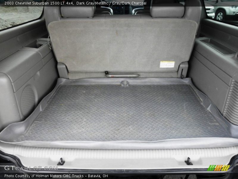  2003 Suburban 1500 LT 4x4 Trunk