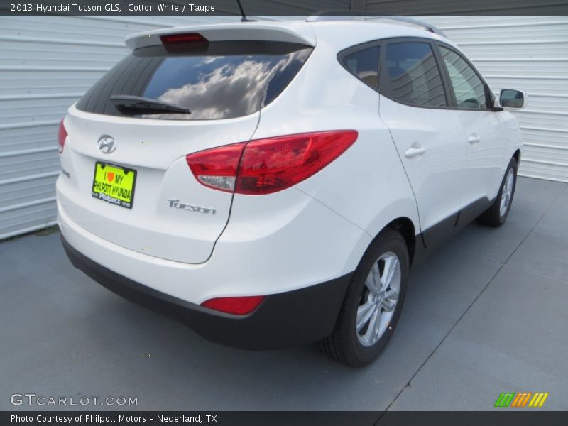 Cotton White / Taupe 2013 Hyundai Tucson GLS