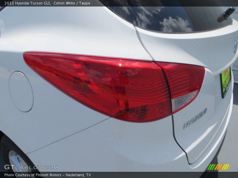Cotton White / Taupe 2013 Hyundai Tucson GLS