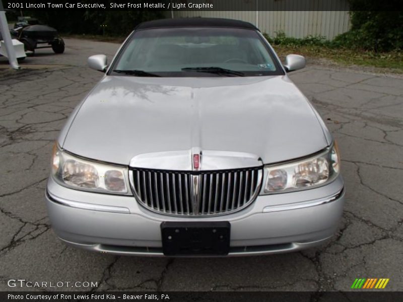 Silver Frost Metallic / Light Graphite 2001 Lincoln Town Car Executive