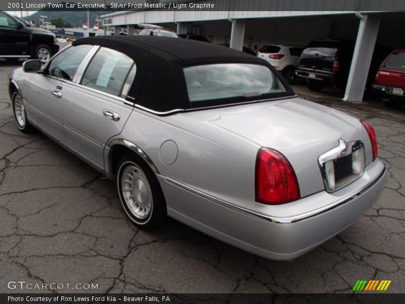 Silver Frost Metallic / Light Graphite 2001 Lincoln Town Car Executive