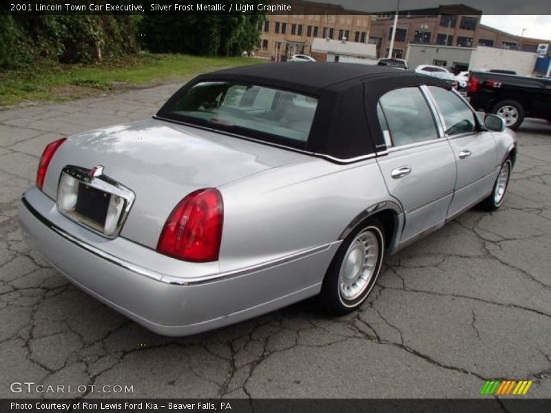 Silver Frost Metallic / Light Graphite 2001 Lincoln Town Car Executive