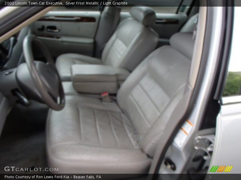 Silver Frost Metallic / Light Graphite 2001 Lincoln Town Car Executive