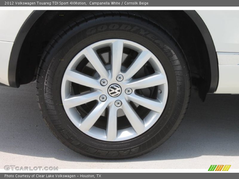 Campanella White / Cornsilk Beige 2012 Volkswagen Touareg TDI Sport 4XMotion