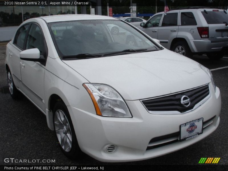 Aspen White / Charcoal 2010 Nissan Sentra 2.0 S