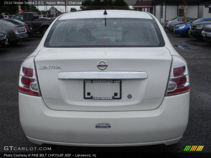 Aspen White / Charcoal 2010 Nissan Sentra 2.0 S