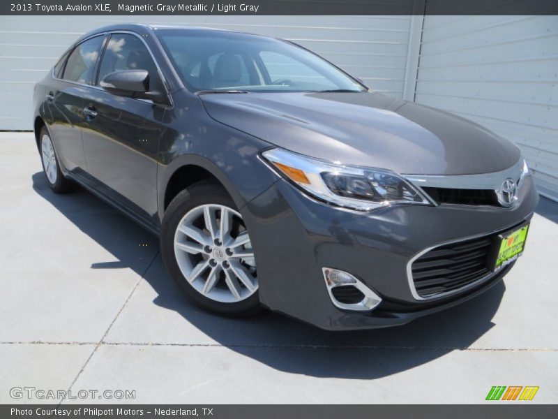Magnetic Gray Metallic / Light Gray 2013 Toyota Avalon XLE