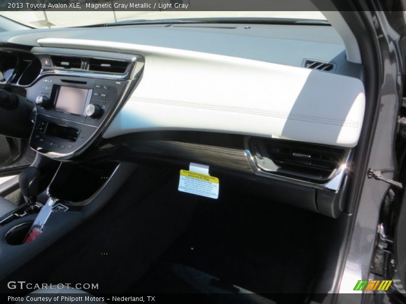 Magnetic Gray Metallic / Light Gray 2013 Toyota Avalon XLE