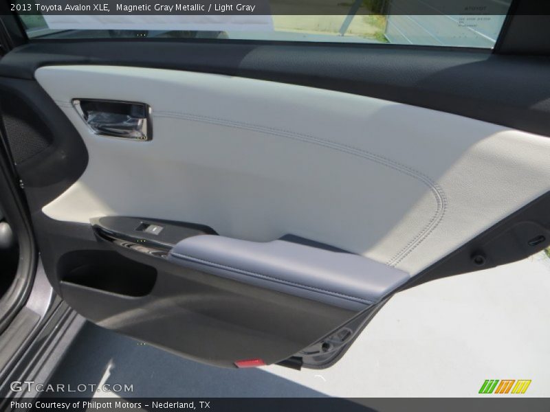 Magnetic Gray Metallic / Light Gray 2013 Toyota Avalon XLE