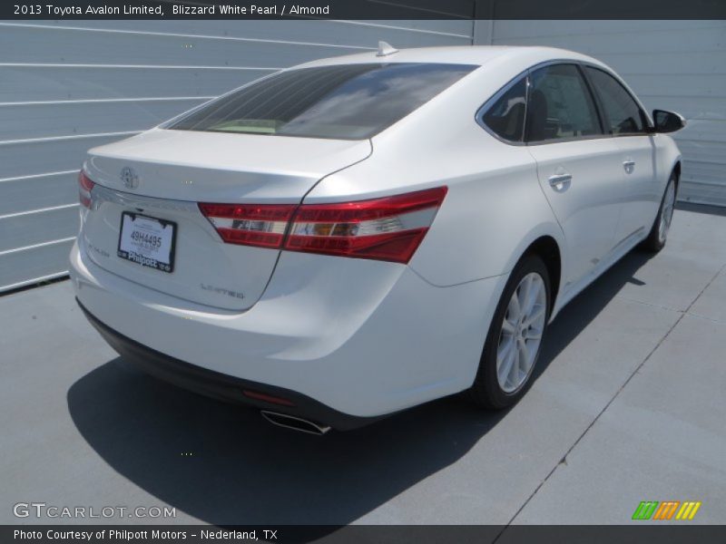 Blizzard White Pearl / Almond 2013 Toyota Avalon Limited