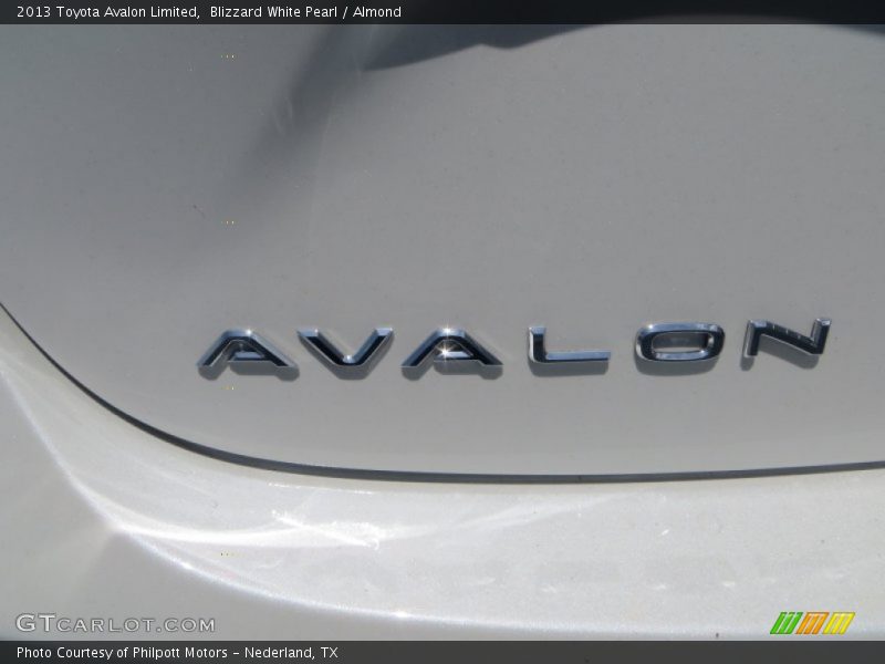 Blizzard White Pearl / Almond 2013 Toyota Avalon Limited