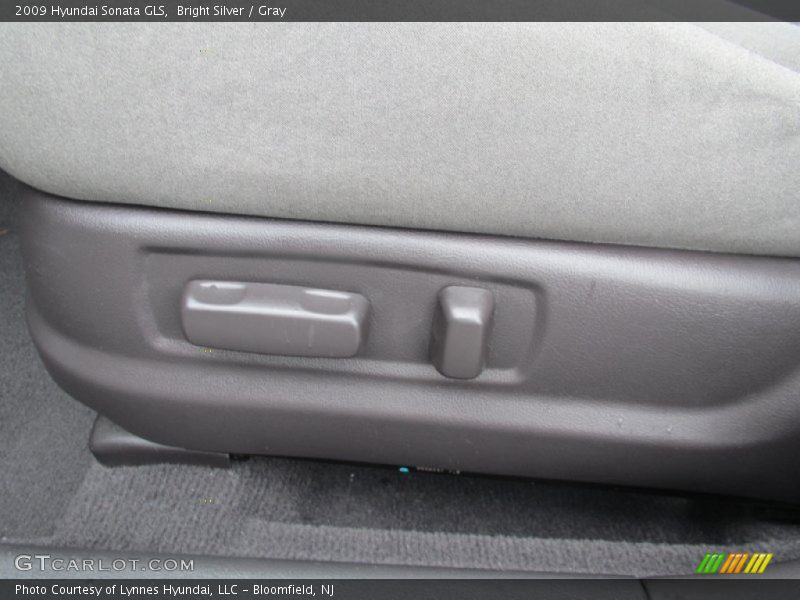 Bright Silver / Gray 2009 Hyundai Sonata GLS