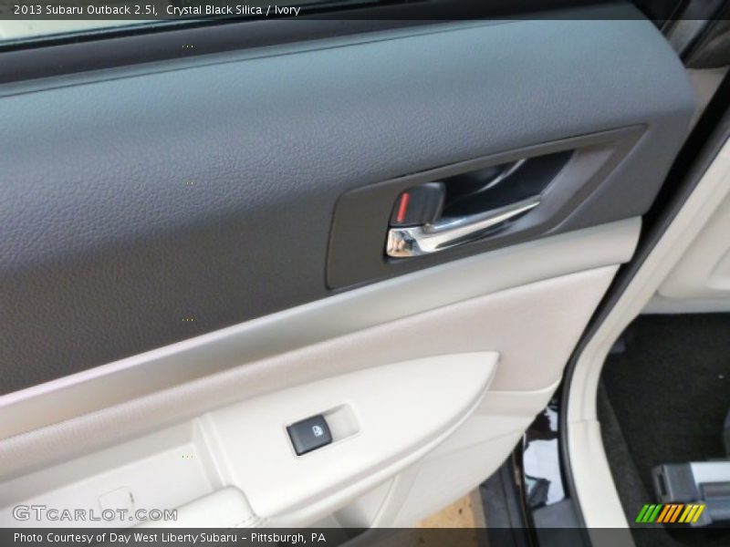 Crystal Black Silica / Ivory 2013 Subaru Outback 2.5i
