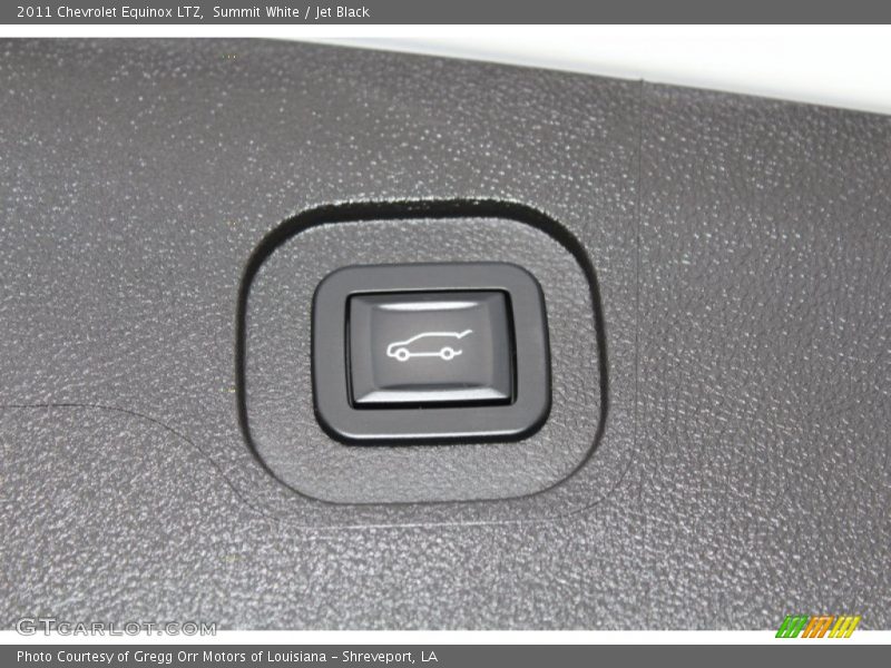 Summit White / Jet Black 2011 Chevrolet Equinox LTZ