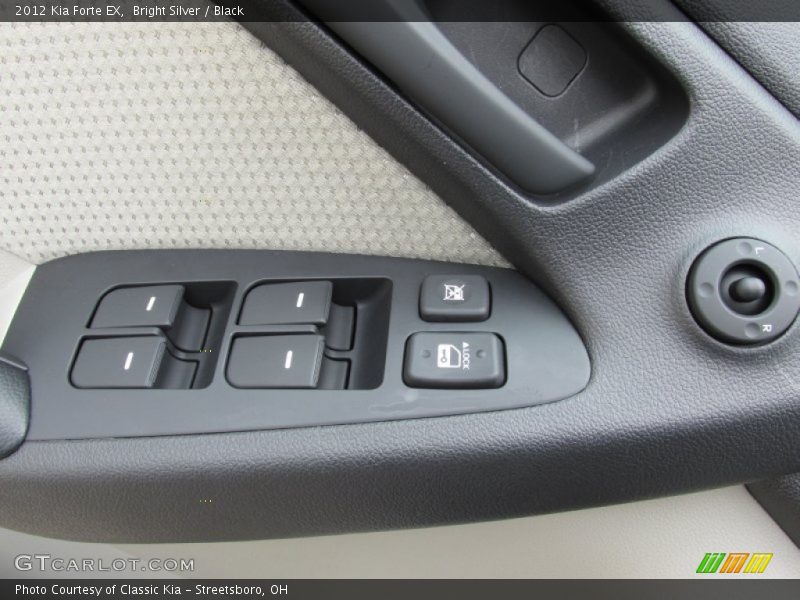 Bright Silver / Black 2012 Kia Forte EX