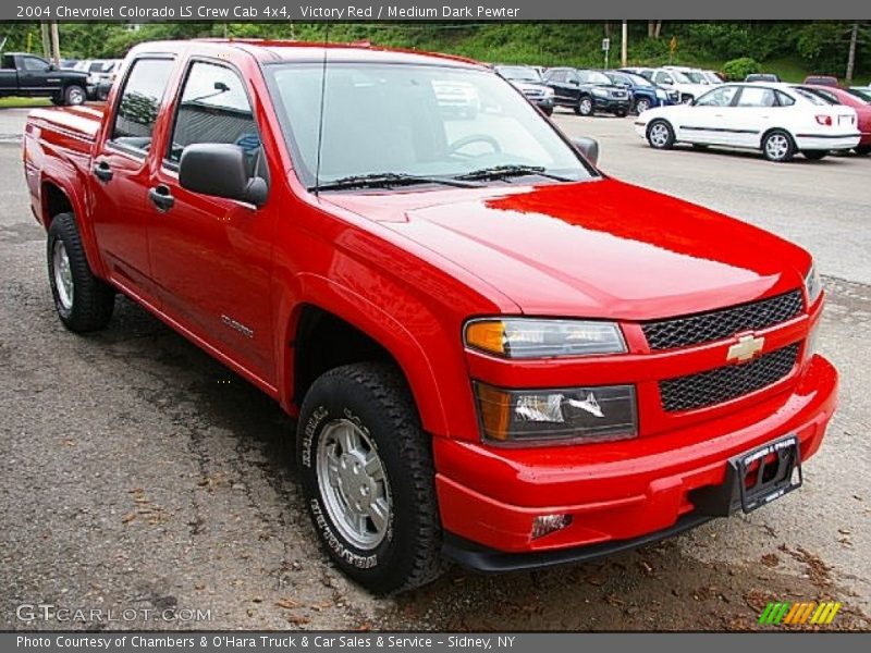 Front 3/4 View of 2004 Colorado LS Crew Cab 4x4