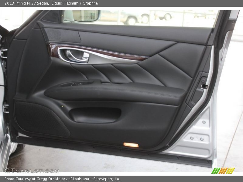 Door Panel of 2013 M 37 Sedan