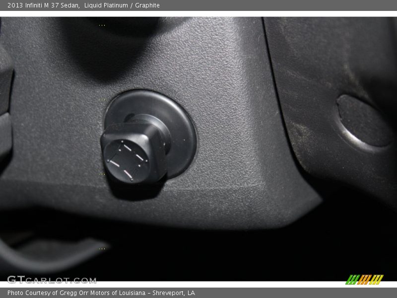 Controls of 2013 M 37 Sedan