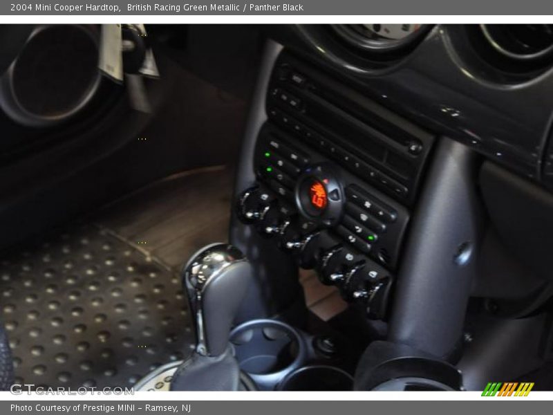 British Racing Green Metallic / Panther Black 2004 Mini Cooper Hardtop