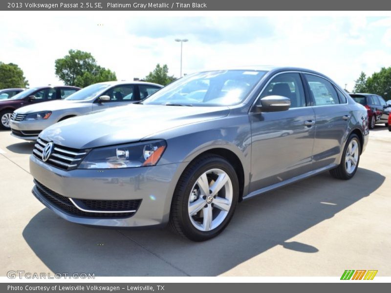 Platinum Gray Metallic / Titan Black 2013 Volkswagen Passat 2.5L SE