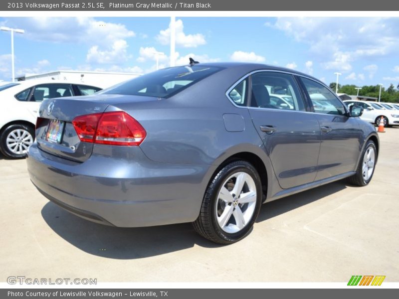 Platinum Gray Metallic / Titan Black 2013 Volkswagen Passat 2.5L SE