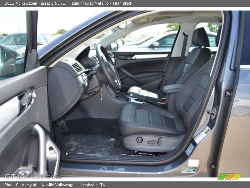 Platinum Gray Metallic / Titan Black 2013 Volkswagen Passat 2.5L SE