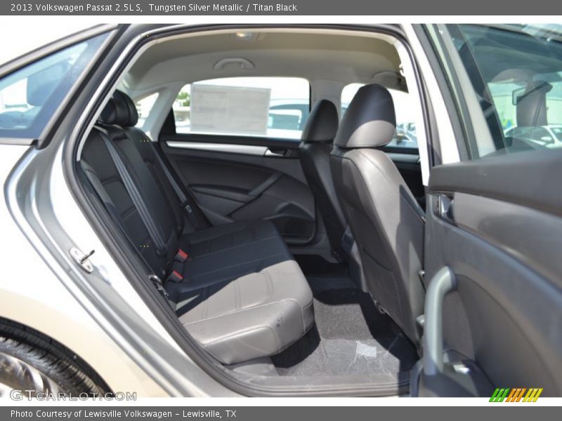 Tungsten Silver Metallic / Titan Black 2013 Volkswagen Passat 2.5L S