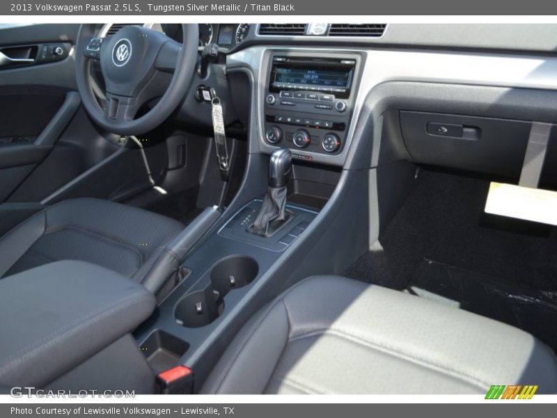 Tungsten Silver Metallic / Titan Black 2013 Volkswagen Passat 2.5L S