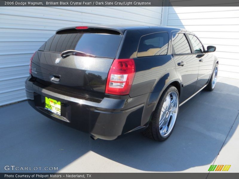 Brilliant Black Crystal Pearl / Dark Slate Gray/Light Graystone 2006 Dodge Magnum