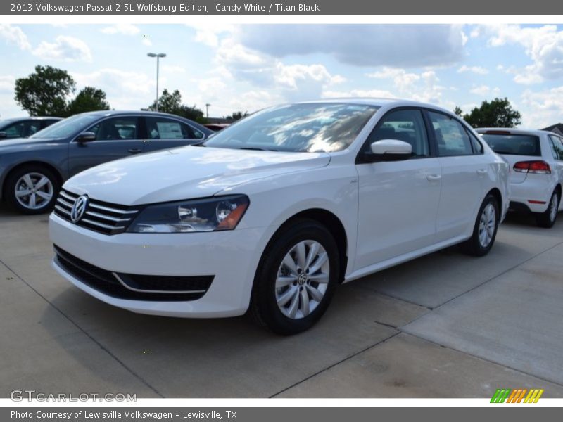 Candy White / Titan Black 2013 Volkswagen Passat 2.5L Wolfsburg Edition