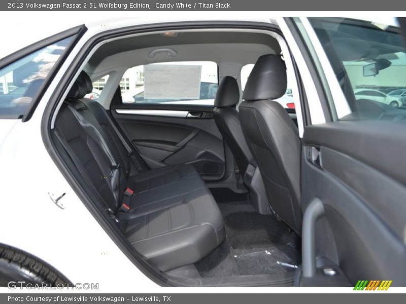 Candy White / Titan Black 2013 Volkswagen Passat 2.5L Wolfsburg Edition
