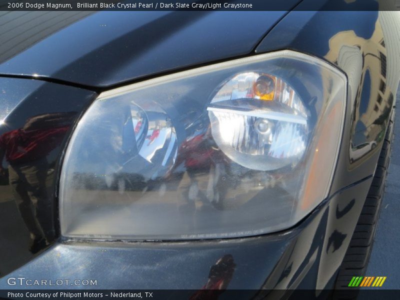Brilliant Black Crystal Pearl / Dark Slate Gray/Light Graystone 2006 Dodge Magnum