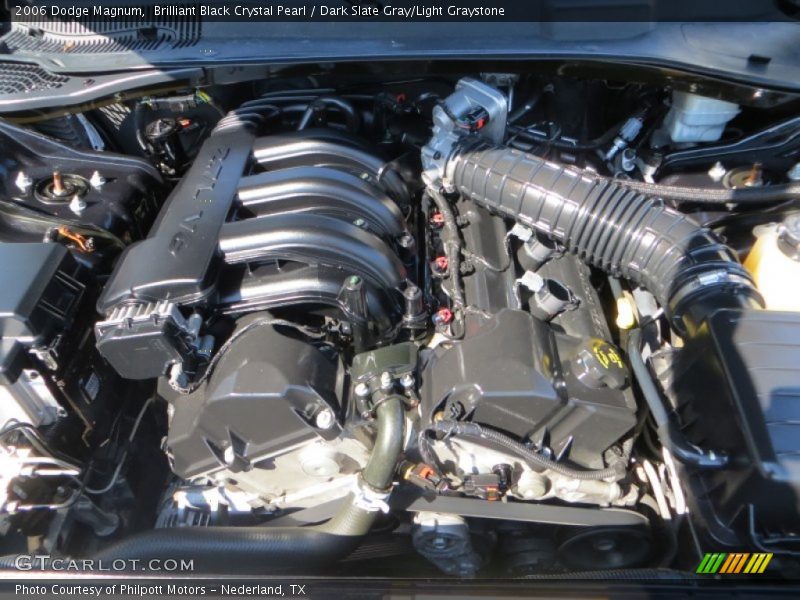 Brilliant Black Crystal Pearl / Dark Slate Gray/Light Graystone 2006 Dodge Magnum